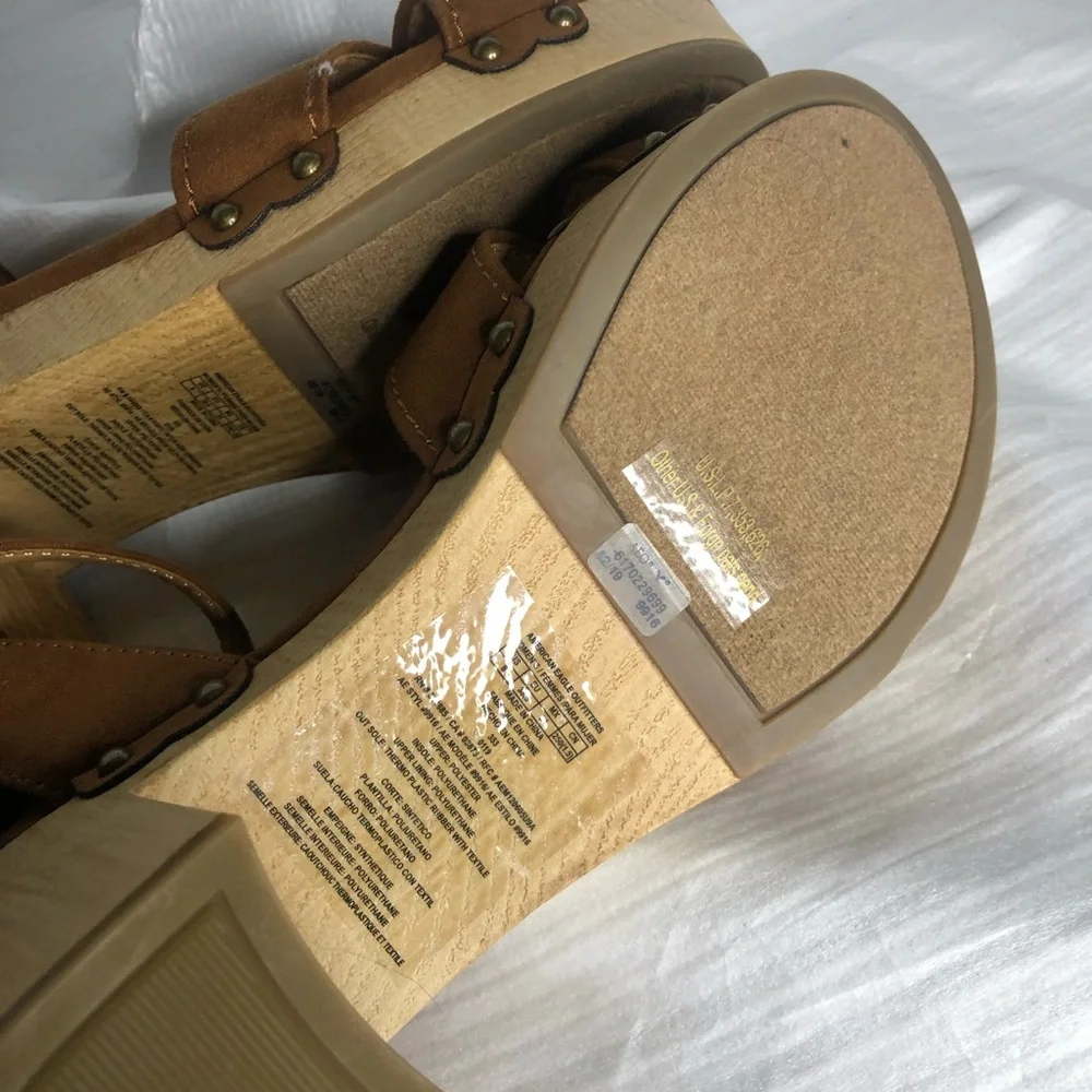 American Eagle Womens‎ Platform Sandals 8 Brown Wooden Chunky Heel Retro